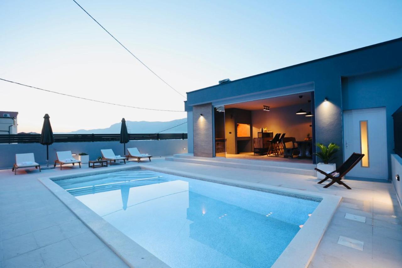 Holiday Home Tia Split Eksteriør billede