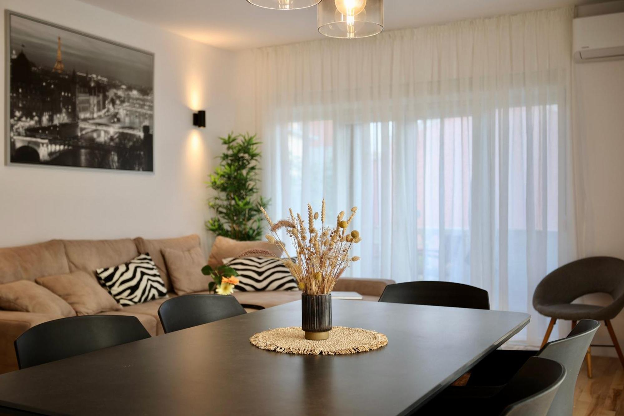 Holiday Home Tia Split Eksteriør billede